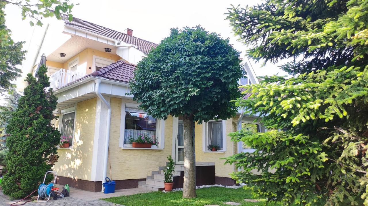 Oazis Apartman Szántód Exteriör bild