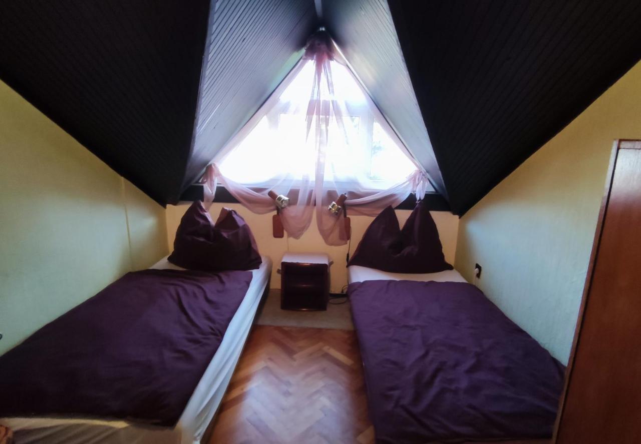 Oazis Apartman Szántód Exteriör bild