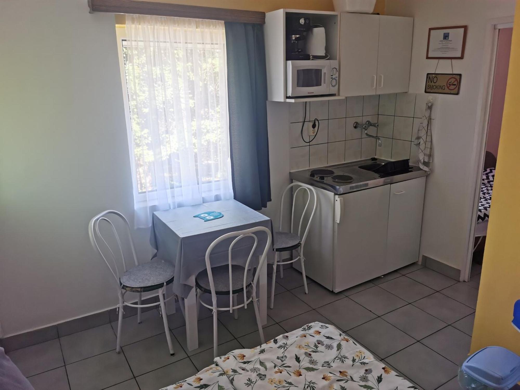 Oazis Apartman Szántód Rum bild