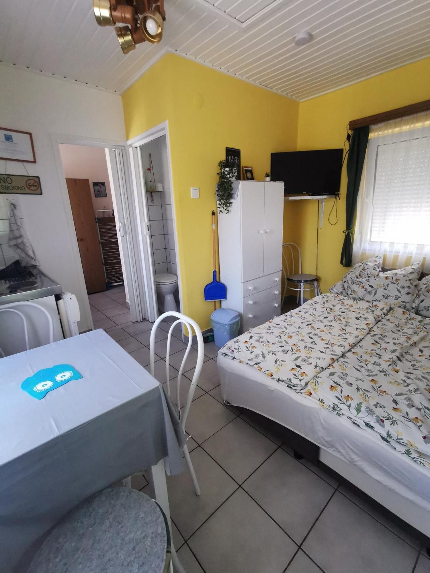 Oazis Apartman Szántód Rum bild